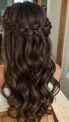 Hairstyle For Long Dresses, Formal Hairstyles All Down, Long Hairstyles Formal, Hairstyles For Dark Hair, Chin Bangs, Hairstyles For Long Hair Curly, Octopus Cut, Grad Hairstyles