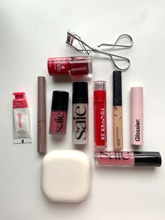 💌 Makeup Products Aesthetic, Swag Makeup, Pretty Skin Care, Pretty Skin, Clown Makeup, Makeup Items, Makeup Techniques