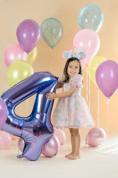 Birthday Photoshoot Ideas For Kids, 7th Birthday Photoshoot Ideas, 4th Birthday Photoshoot, Birthday Photoshoot Kids, Birthday Photoshoot Ideas Kids, Large Number Balloons, Happy Birthday Decor, Birthday Room Decorations