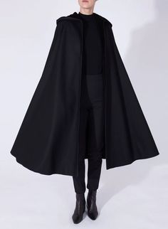 Black Cape Outfit, Cape Outfits For Women, Cape Outfit, Outfit Aesthetics, Cape Fashion, Cape Designs, Hooded Cloak, Capes For Women