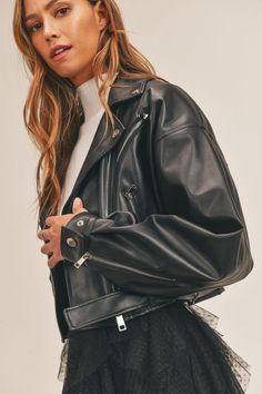 A Zara look alike motor leather jacket. A must have leather jacket for this fall and winter season coming up for that classy or streetwear outfit.Faux leather oversized cropped moto jacket with self belt detailing. Zara Looks, Cropped Moto Jacket, Cropped Leather Jacket, Vegan Leather Jacket, Effortless Chic, Look Alike, Streetwear Outfit, Crop Jacket, Moto Jacket