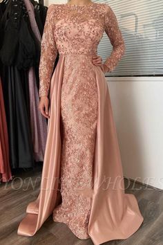 Le magnifique Robe de soirée sirène chic à manches longues avec train amovible étonnera toutes les filles. La robe Satin élastique ajoutera une élégance supplémentaire à votre look de gros. Fitted Prom Dress, Fitted Prom Dresses, Evening Gowns With Sleeves, Mermaid Evening Gown, Braut Make-up, Dress Images, Prom Dresses With Sleeves, Nude Pink, Stretch Satin