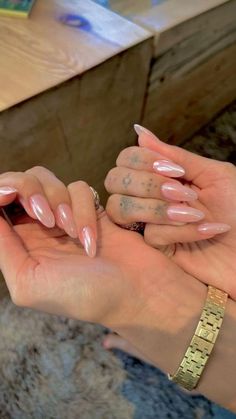 Pearly Nails, Fall Almond Nails, Hailey Bieber Nails, Bieber Nails, Celebrity Nails, Casual Nails, Blush Nails, Almond Nails Designs