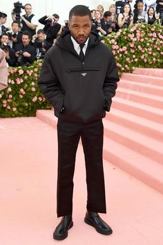 Ocean Outfits, Met Gala Outfits, Liza Koshy, Gala Outfit, Fashion Gal, Ocean Fashion, Mens Outfit Inspiration, Jennifer Connelly, Anna Wintour