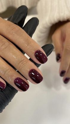 Gorgeous Short Nails, Short Nails For Autumn, Dark Red Biab Nails, Winterberry Nails, Dark Red Gel Nails Short, Trendy Nail Colors 2023, Biab Nails Inspiration Autumn, Short Dark Nails Ideas, Fair Skin Nail Color