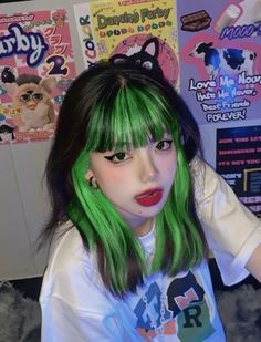 Hair Inspo Color Green, Neon Green Black Hair, Green Dyed Hair, Green Hair Streaks, Black And Red Hair, 2024 Hair Trends For Women, Hairstyles Creative, Black And Green Hair, Art Hairstyles