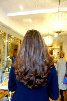 @rosielondoner gorgeous blogger hair #londonblowdry #loosewaves Kate Middleton Hair, Textured Haircut, Trendy Hair Color, Long Layered Hair, Layered Haircuts, Layered Hair, Curled Hairstyles