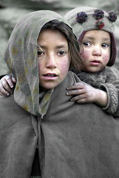 PAKISTAN ETHNIC by oliviermatthys, via Flickr Childhood Innocence, Kind Photo, Ansel Adams, Victor Hugo, World Cultures, Mother And Child