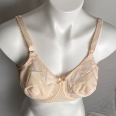 Bali 34c Nude Bra. Smoke Free Home. Classic Full Cup Beige Bra, Classic Beige Full Cup Bra, Feminine Full Cup Beige Bra, Beige Full Cup Bra Partially Lined, Full Cup Beige Bra For Summer, Beige Full Coverage Bra Partially Lined, Cream Underwire Bra, Summer Full Cup Beige Bra, Beige Full Coverage Partially Lined Bra