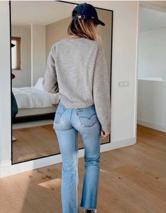 Levi 501 Jeans Women Outfit, Levis Women Outfits, 501 Jeans Outfit, 501 Levis Women Outfits, Levis 501 Outfit, Levi 501 Jeans Women, 501 Outfit, Levi Jeans Outfit, Vintage 501 Jeans