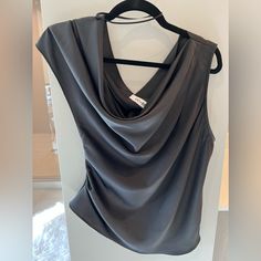 Do+Be Black Sexy Silky Like Draped Top. Can Be Worn Off The Shoulder. Size M Leather T Shirt, One Shoulder Shirt, Checkered Blouse, Black Clothes, School Tops, Draped Top, Buy Buy, One Shoulder Tops, Embroidered Top