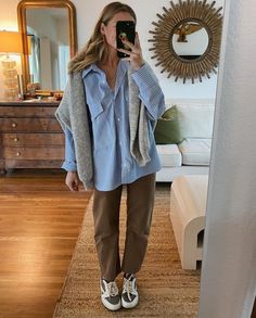 Chic Relaxed Style, Cool Casual Outfit, Black Denim Button Up Shirt Outfit, Basic Layered Outfits, Oversized Pants And Shirt Outfit, Trendy Casual Fall Outfits, What’s In Style Fall 2024, Work Hoodie Outfit, Oversized Professional Outfits