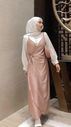 Estilo Hijab, Modest Casual Outfits, Stile Hijab, Hijab Look, Street Hijab Fashion, Modern Hijab Fashion, Modest Fashion Hijab, Muslim Fashion Hijab Outfits, Muslim Outfits Casual