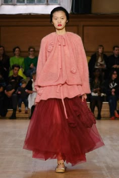 Full Skirts, Fabulous Fall, Knitwear Tops, Fall 2024, London Fashion Week, Fashion News, Tulle Skirt, Celebrity Style, Fashion Show