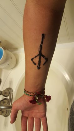 Hunters Mark Tattoo, Bloodborne Tattoo Design, Bloodborne Hunters Mark, Bloodborne Tattoo Ideas, Soulsborne Tattoo, Hunters Mark, Bloodborne Tattoo, Hunter's Mark