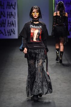 Yohan Kim, Mode Harajuku, Runway Fashion Couture, Fashion 90s, Seoul Fashion Week, Seoul Fashion, 90's Fashion, Estilo Punk