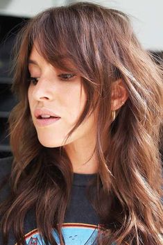 Womens Haircuts Medium Layers Bangs, Haircut With Side Part And Bangs, Texture Shoulder Length Hair, Side Part Shaggy Layers, Almost Shag Haircut, Shaggy Side Bangs Long Hair, Long Hair Cuts With Layers And Side Bangs, Long Layered Hair With Curtain Bangs Oval Face, Haircuts To Keep Hair Out Of Your Face