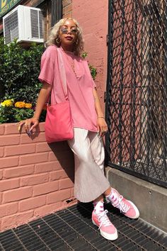 Minimal Stil, Sneaker Outfits, January 7, Golden Globe, Pink Outfits, Sneakers Outfit