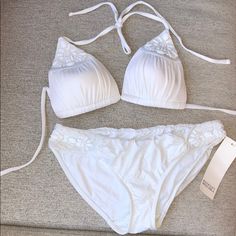 Badgley Mischka White Bikini- Brand New With Tags! Has Hygiene Liner On Bottom. Size 6 But Fits Like A Small Elegant Triangle Top Stretch Swimwear, Elegant Vacation Swimwear, Bra Friendly, Elegant Bra-friendly Swimwear For Vacation, Elegant Triangle Top Swimwear For Spring, Elegant Bra-friendly Swimwear For Beach Season, Elegant Bra Friendly Swimwear For Beach Season, Ruched Tankini, Floral Bathing Suits, Old Hollywood Style