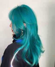 Blue Green Hair Color, Sea Blue Hair, Sea Green Hair, Green And Blue Hair, Light Green Hair, Jellyfish Cut, Blue Green Hair