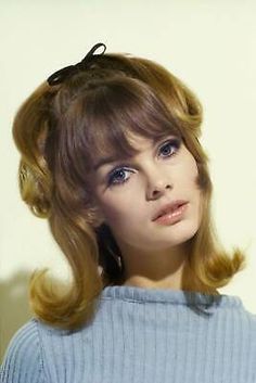 Jean Shrimpton 8x10 Glossy Photo  | eBay 1960s Hair, 60s Hair, Jean Shrimpton, Fringe Hairstyles, Vogue Japan, Penteado Cabelo Curto, Feathered Hairstyles, Older Women Hairstyles, Afro Hairstyles