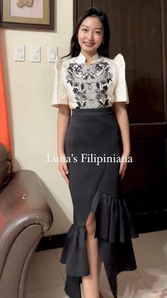 Filipiniana Dress Modern Simple, Filipino Fashion, Simple Casual Outfits, National Clothes, Dress Code Wedding, Red Carpet Gowns, Dress Attire