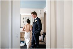 Modern Romantic Wedding at the Cleveland Museum of Art - Dragonfly Photography