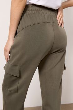 Elevate your lounge style with the Ari Cargo Jogger by EVEREVE. Crafted in ultra-luxe knit fabric, these joggers feature a comfy elastic waistband, side seam pockets, and cargo side pockets. Pair with a tee or the matching Ari V Neck Sweatshirt. | EVEREVE Women's Ari Cargo Jogger Pants, Size Large, Green V Neck Sweatshirt, Lounge Style, Cargo Joggers, Jogger Pants, Knitted Fabric, Knit Fabric, Lounge, Size Medium, Size Small