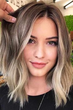 Long Balayage Bob, Shorter Balayage Hair, Shoulder Length Baylage Hair, Blonde Balayage Bob Mid Length, Brown And Blonde Balayage Mid Length, Bronde Lob Shoulder Length, Short Balayage Hair Brown, Short Brunette