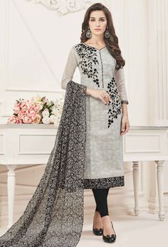 Velvet Dress Designs, Dress Salwar Kameez, Pakistani Dresses Casual, Fancy Tops, Indian Designer Wear, Off White Color, Designer Wear