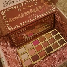 Bnib, Too Faced Gingerbread Palette This Is Such A Beautiful, High Pigmented Palette That Smells Soooo Yummy!! No Longer Made Or Sold/ Limited Edition! Holiday 2018 Palette! Slytherin Shifting, Too Faced Gingerbread, Makeup Palette Collection, Too Faced Christmas, Shifting Script, Ariel Wedding, Makeup Materials, Too Faced Highlighter, Korean Makeup Tutorials