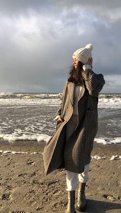 #winterfashion #winteroutfits #sweaterweather #winterstyle #womensfashion #womensoutfits #outfitinspiration #outfitideas #cozystyle #sweaterseason #wintercoat #oversizedcoat #plaidcoat #winterbeanie #winteraccessories #cozystyle #cozyoutfits Cute Winter Outfits