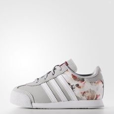 adidas Infant & Toddler Shoes | adidas US - Love, love, love these! Kids Closet, Adidas Baby, Classic Adidas, Shoes Grey, Toddler Girl Style, Victorias Secret Models, Shoes Adidas, Grey Adidas