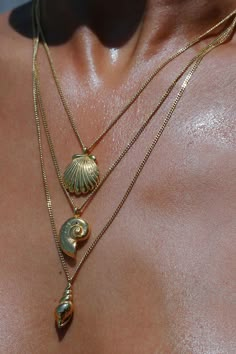 Color: gold Process: electroplating Material: stainless steel Length: 41-50cm Golden Beach Aesthetic, Columbia Trip, Conch Shell Jewelry, Caught A Vibe, High Low Maxi Skirt, Summer Beach Style, Beach Jewellery, Surf Jewelry, Gold Beach