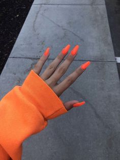 KHAYANDERSON #khayanderson #make-up #makeup #hautplege #maniküre #tennager #women #fashion #nailpolish #nailart #nails #sparkle #sparkling #glitter Orange Acrylic Nails, Summer Acrylic Nails, Neon Nails, Orange Nails, Pretty Acrylic Nails, Stiletto Nails