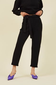 Your professional yet comfortable dress pants for work. Sustainably designed with deep pockets, stretchy, elastic waistband and sweat-wicking technology. Comfy Business Casual, Comfortable Dress Pants, Pants For Work, Game Black, Look Polished, Business Casual Work, Comfortable Pants, Bargain Shopping, Curve Fashion