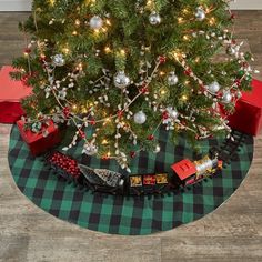 Buffalo Forest and Black Check Tree Skirt-Lange General Store Christmas Tree Accessories, Fox Decor, Park Designs, Summer Tables, Black Tree, Modern Farmhouse Style, Tree Skirt, Winter House, Buffalo Check