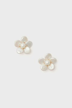 Pearl Marion Earrings | Tuckernuck Jewelry Bright Earrings, Bridal Stud Earrings, Pearl Flower Earrings, Wedding Pearls, Bridal Earrings Studs, Bridesmaids Earrings, Floral Silhouette, Skirts Denim, Formal Accessories