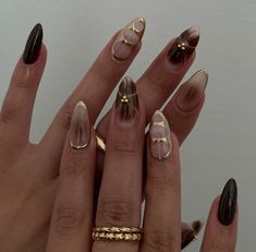 Autumn Nail Asthetic, Simple Autumn Nails Almond, Gel Polish Nail Designs Brown, Nails Inspo 2024 Fall, Black Brown Nail Art, Brown Nails And Gold, Brown Fall Nail Set, Brown Almond Nails For Fall, Brown Nails Inspo Aesthetic