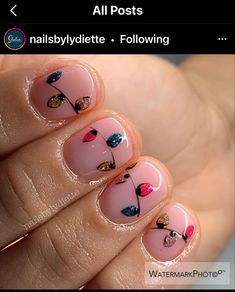 Trendy Nail Art Designs 2022 Winter, Christmas Gel Nails Designs Short, Dip Nails Christmas, Christmas Dip Nail Ideas, Christmas Nail Designs Short, Christmas Toe Nails, Fun Christmas Nails