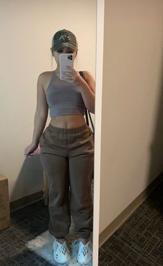 Cool Sweatpants, Sweatpants Outfit Ideas, Sweatpants Outfits, Cozy Sweatpants, Baggy Sweatpants, Skandinavian Fashion, Sweatpants Outfit, Outfit Inspo Casual