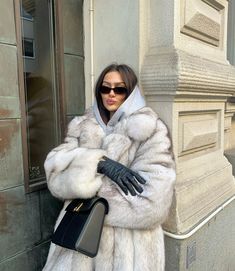 Sleek Outfit, Brunette Aesthetic, Chic Outfits Classy, Outfit Inspo Spring, Easy Photography Ideas, Winter Outfits Cold, Feminine Chic, Paris Outfits, Spring Fashion Outfits