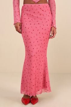 Picture-perfect and effortless, you'll always be adored in the Daisy Street Cutest Appeal Pink Floral Mesh Mid-Rise Maxi Skirt! Airy mesh knit, with a slightly blurred rose print throughout, shapes this must-have skirt with a mid-rise fit and an elasticized waist with subtle scalloped trim. The figure-flattering bodycon skirt falls to a chic maxi hem with a cute lettuce edge. Pair with the matching top for a complete look! Fit: This garment fits true to size. Length: Ankle length. Size medium me Pink Mesh Bottoms For Spring, Spring Mesh Flowy Skirt, Spring Mesh Fitted Skirt, Spring Long Mesh Skirt, Long Mesh Skirt For Spring, Bodycon Skirt, Floral Maxi Skirt, Scalloped Trim, Fall Skirts