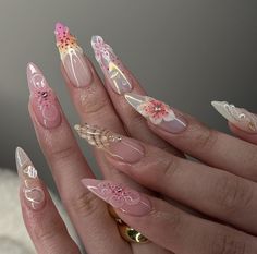 Nagel Tips, Short Acrylic, Almond Acrylic Nails, Almond Nail, 3d Rose, Nail Length, Stick On Nails, Floral Nails, Artificial Nails