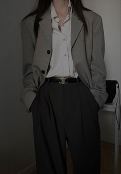 Tomboy Suit Aesthetic, Elegant Masculine Outfit Women, Female Suits Aesthetic, Dressing Aesthetic, Detective Game, Woman In Suit, Academia Fashion, Woman Suit Fashion, Tomboy Style Outfits