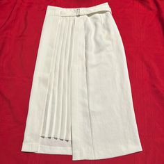 New With Tags! No Flaws! Size 2, See Pictures For Exact Measurements. Side Zip And Hook Closure. It Is White, Smoke Free Home. Bundle Multiple Items And Save. White Knee-length Bottoms For Formal Occasions, Button Down Denim Skirt, Flared Skater Skirt, Button Front Denim Skirt, Black Sequin Skirt, Black Skater Skirts, Full Midi Skirt, Rose Skirt, Bandage Skirt