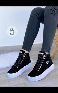 Trendy Shoes Sneakers Casual, Trendy Boots For Women Casual, Sneakers For Teenage Girl, Boots For Girls Teens, Girls Shoes Teenage Sneakers, Shoes For Girls Stylish Sneakers, Swag Shoes For Women, Botines Aesthetic