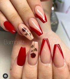 Red nails with flowers Red Rose Nail Art Designs, Rose Theme Nails, Red Rose Nails Acrylic, Nails Roses Design Flowers, Rose Art Nails, Rose Nail Design Flowers, Red Nails With Roses, Beauty And The Beast Nails Acrylic, Red Nails Rose