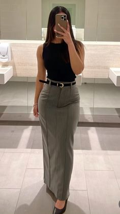 Modest Work Outfits Business Casual, Long Business Skirt, Office Jobs Outfits, Professional Outfits Women Spring, Office Baddie Aesthetic, Buissness Asthetic Outfits, Corporate Baddie Outfits Spring, Assistant Outfits Women, Corporate Girl Outfits