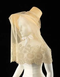 1830s Fashion, Historical Hats, Silk Veil, 19th Century Fashion, Costume Collection, Historical Costume, Historical Dresses, Historical Clothing, Historical Fashion